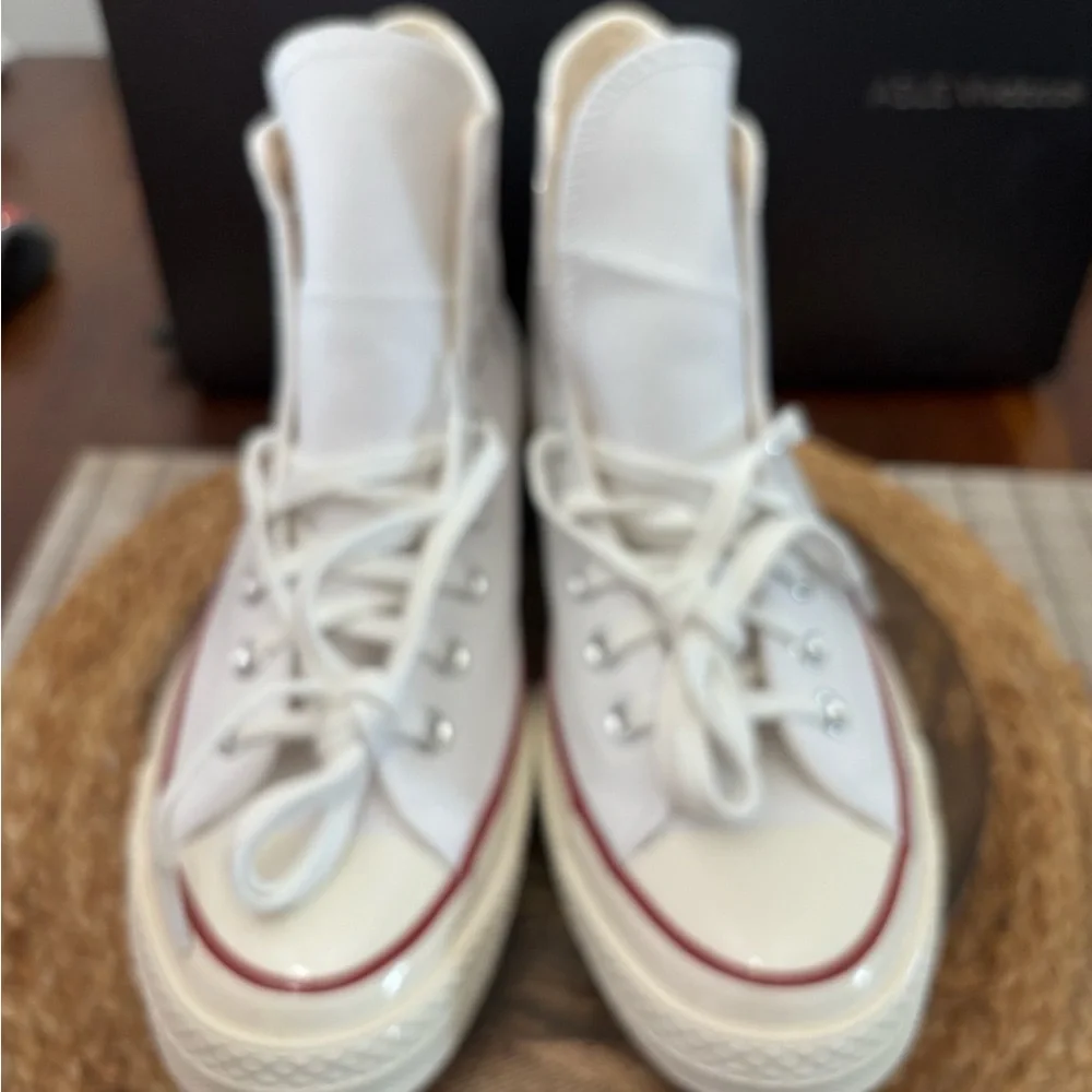 Converse  White High-Top Sneakers unisex M8 W10 Brand New in Box - Picture 2 of 10